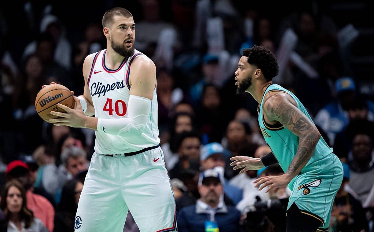 快船队战术调整频繁，球队整体适应能力成问题的简单介绍