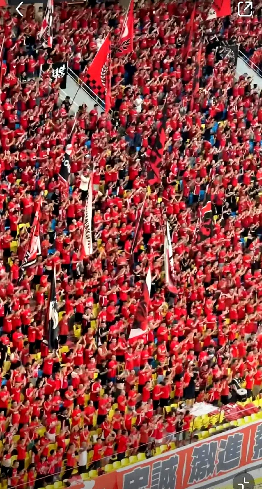 火爆的足球赛事，引发球迷狂热热烈关注的简单介绍