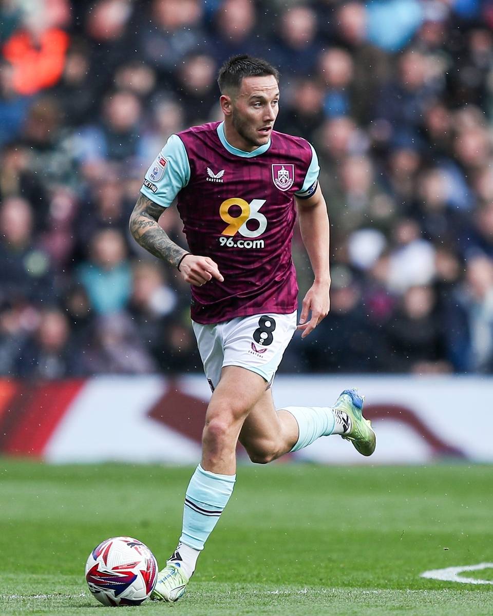 DB彩票官网-包含伯恩利客场取胜，继续稳定表现的词条