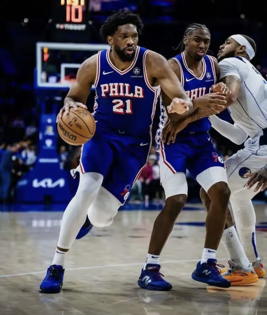 DB彩票官方网站-包含NBA季后赛激烈开战，球员拼尽全力的词条