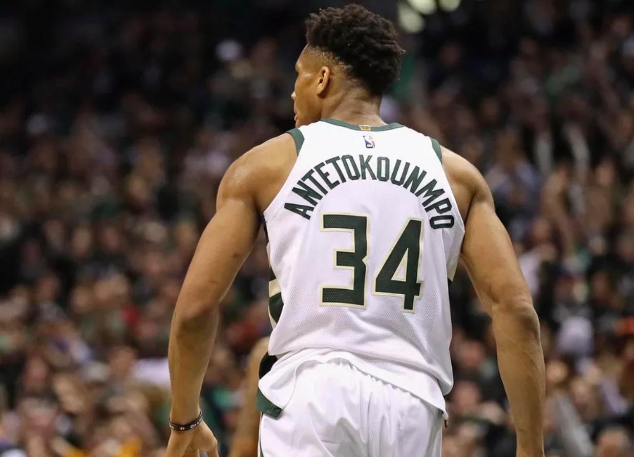 DB彩票官方网站-雄鹿大将再次展现统治力，帮助球队逆转对手的简单介绍