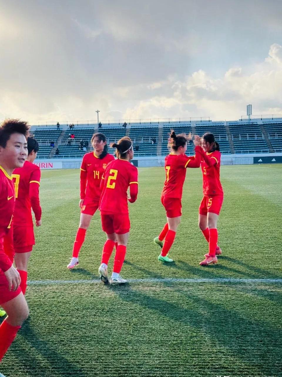 梦想启航：青少年女足联赛热闹登场