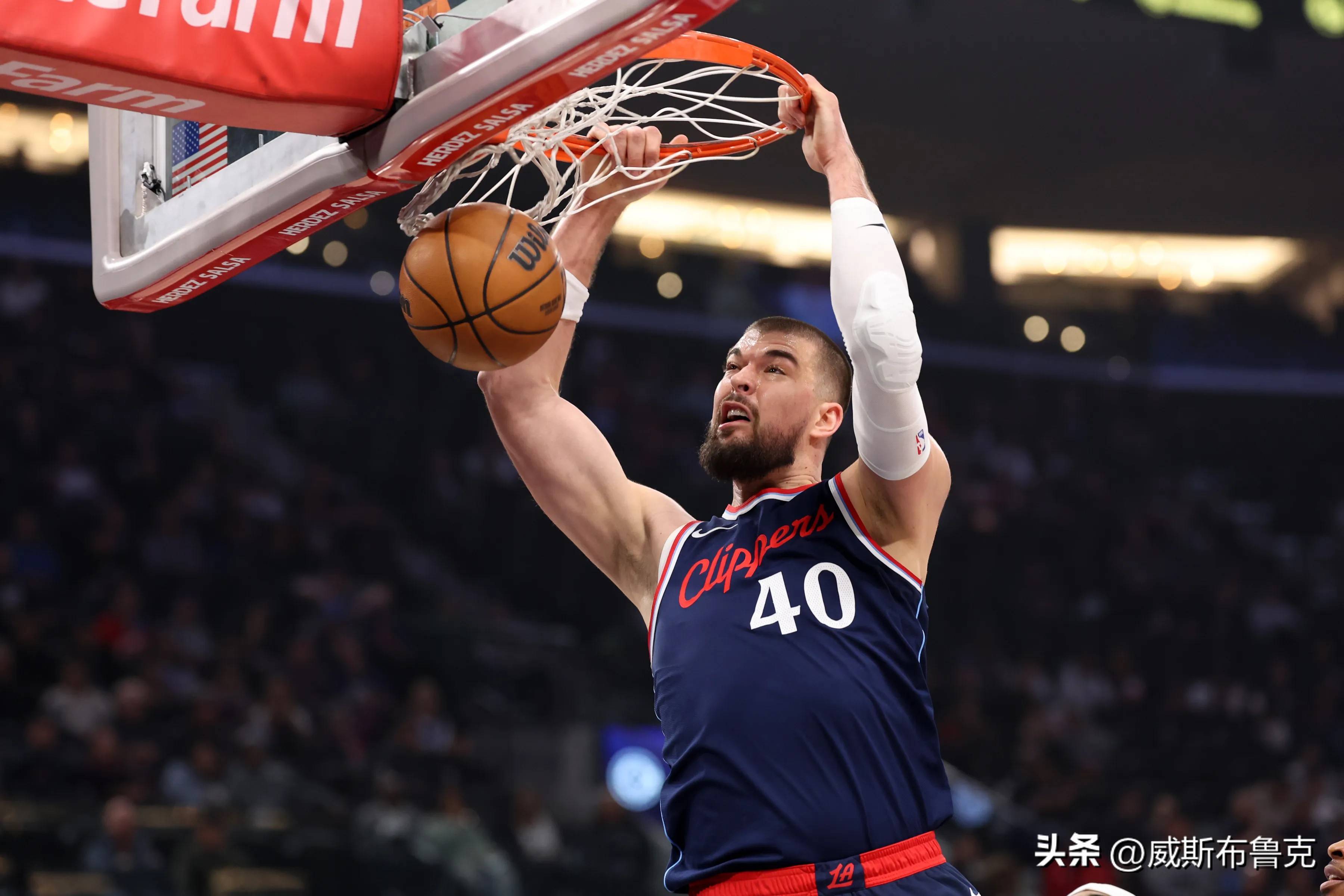 篮网击败国王继续连胜，小戈登表现全面助攻砍分