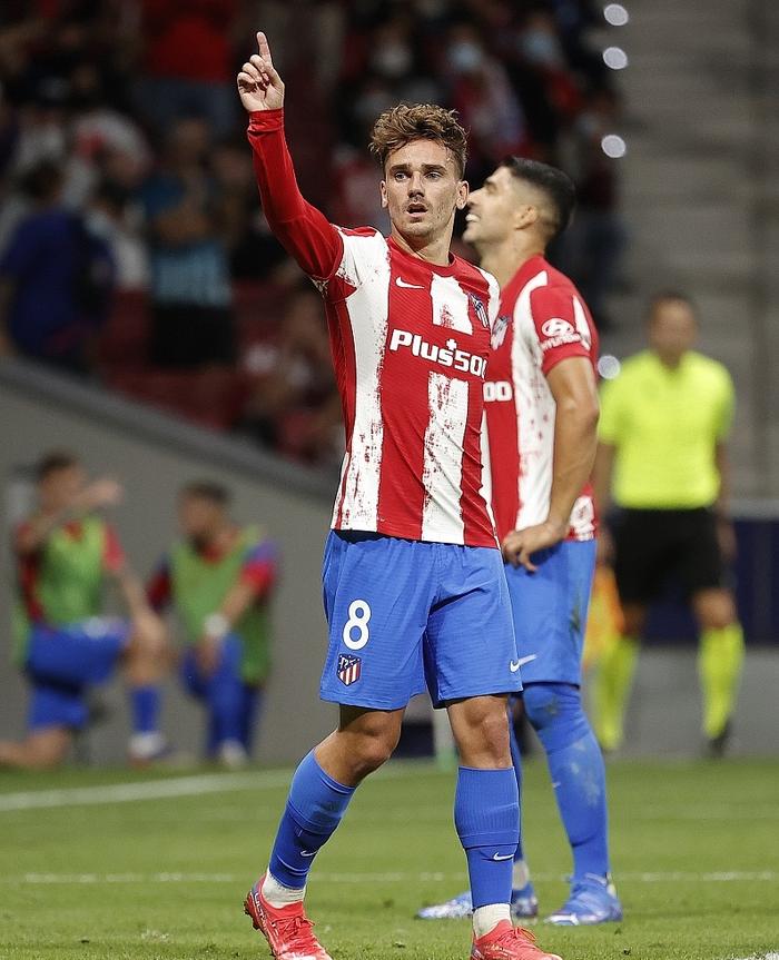 格兰纳达绝杀逆袭，取得历史性胜利