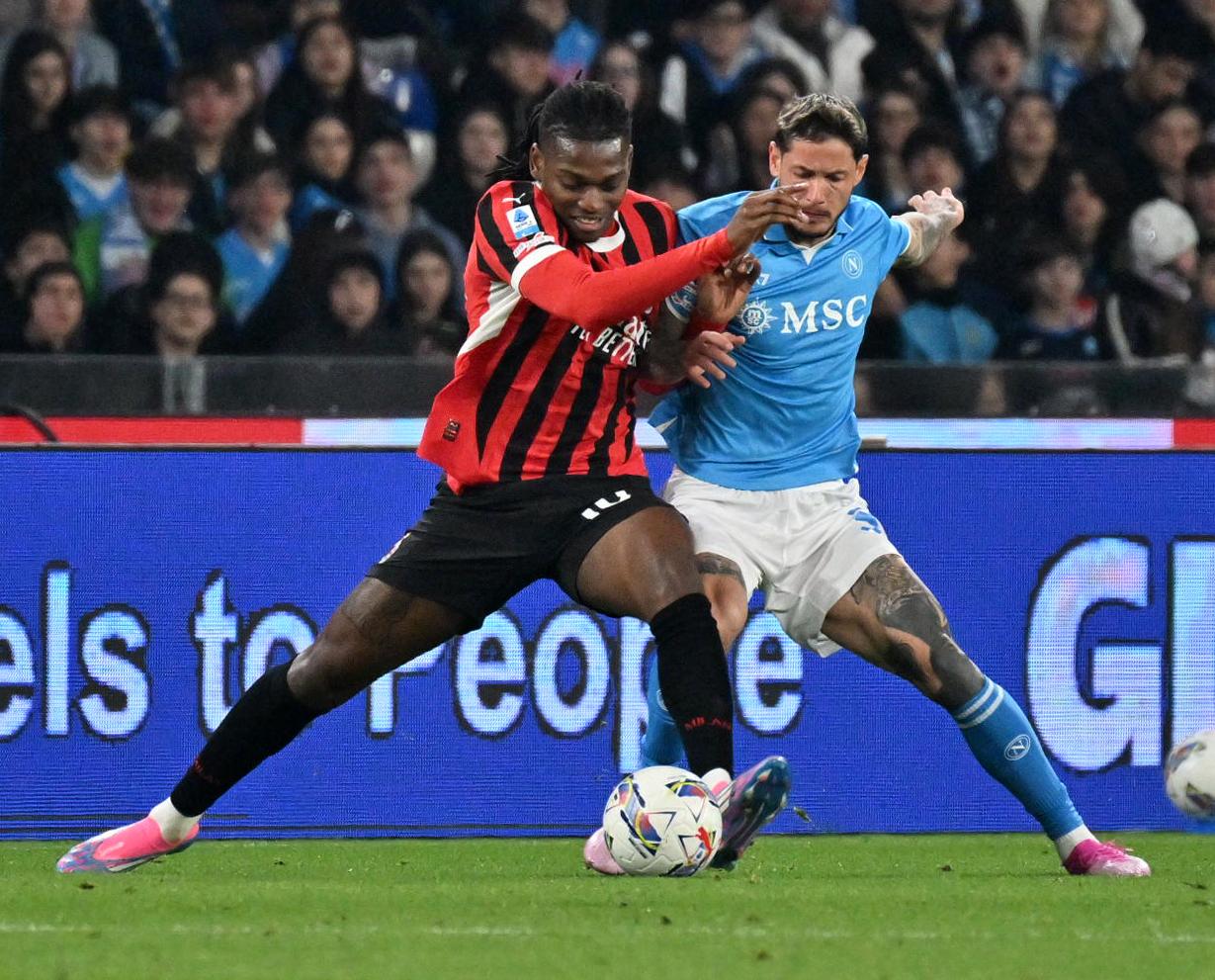 AC米兰客场战胜那不勒斯，取得连胜势头