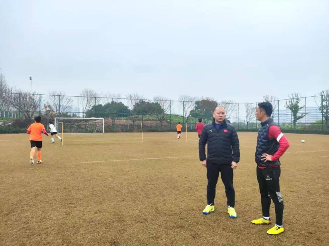 DB gaming-重庆遭遇失败，全队训练备战