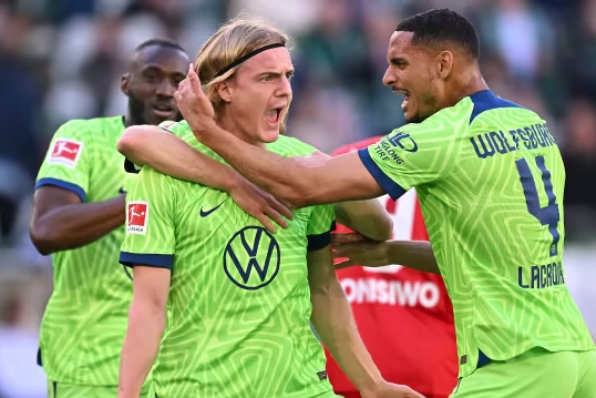 -包含沃尔夫斯堡客场胜斯图加特，德甲积分榜上升的词条