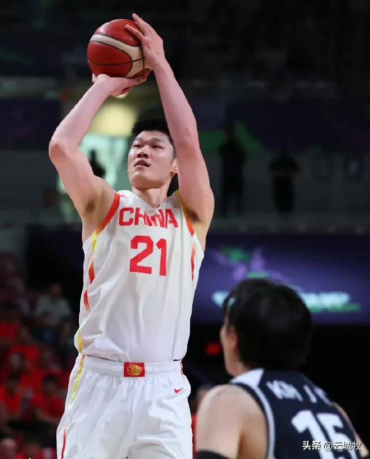 广西男篮战胜强敌，实现晋级目标