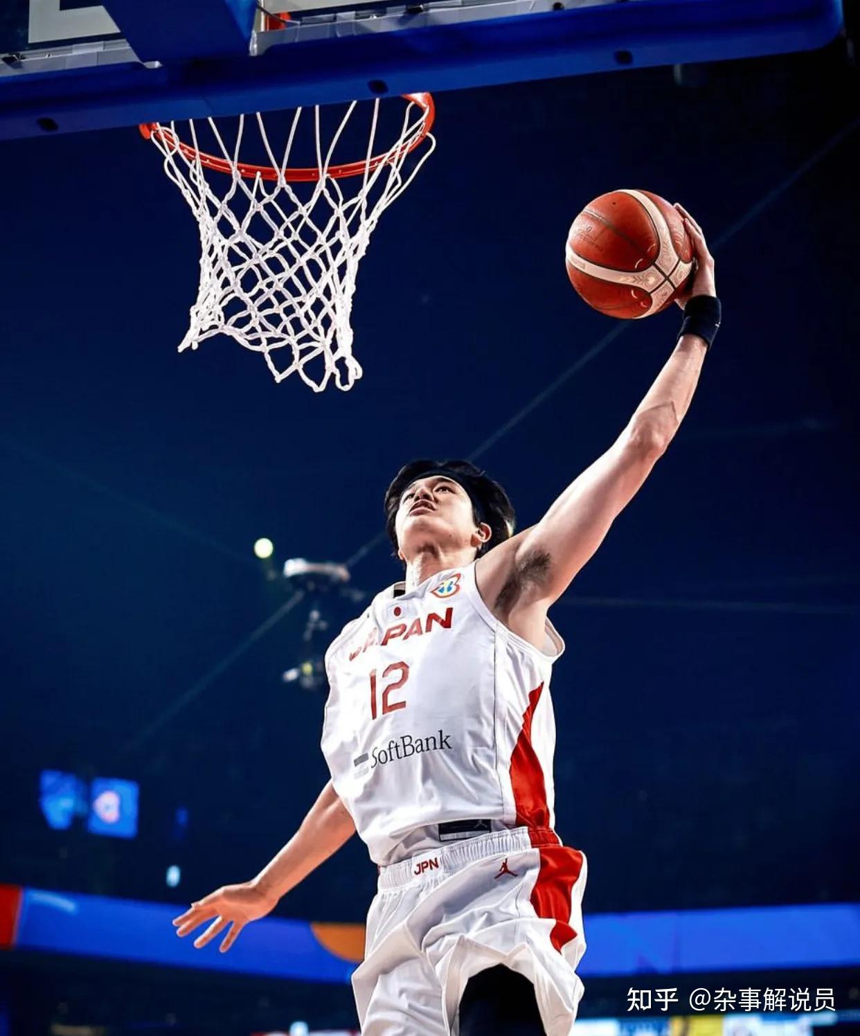 马拉加上演精彩逆转，球迷欢呼球队取得胜利