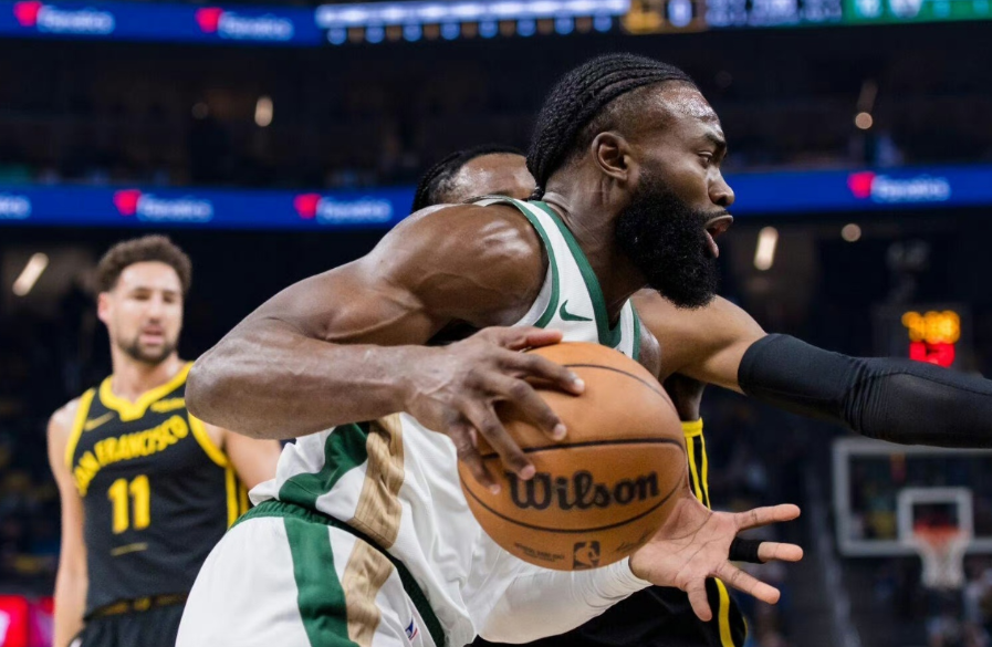 勇士逆转凯尔特人，拔得头筹