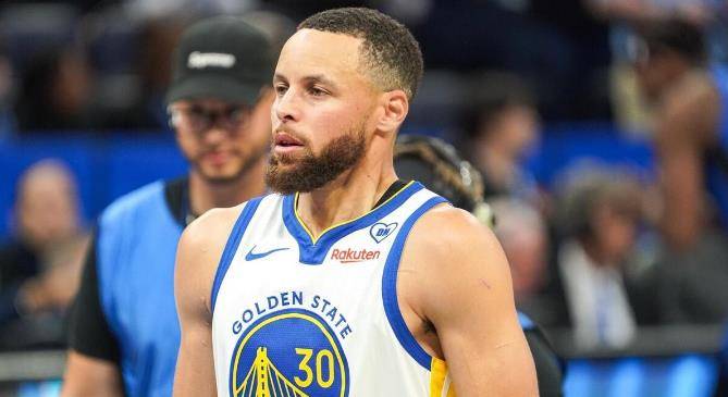 勇士轻取马刺,库里神奇三分球 勇士轻取马刺,库里神奇三分球