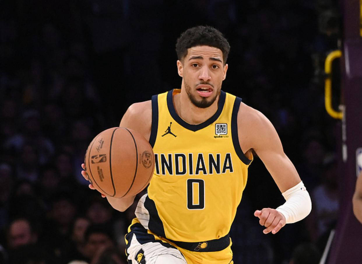 湖人主场大胜步行者，继续稳守西部榜首位置