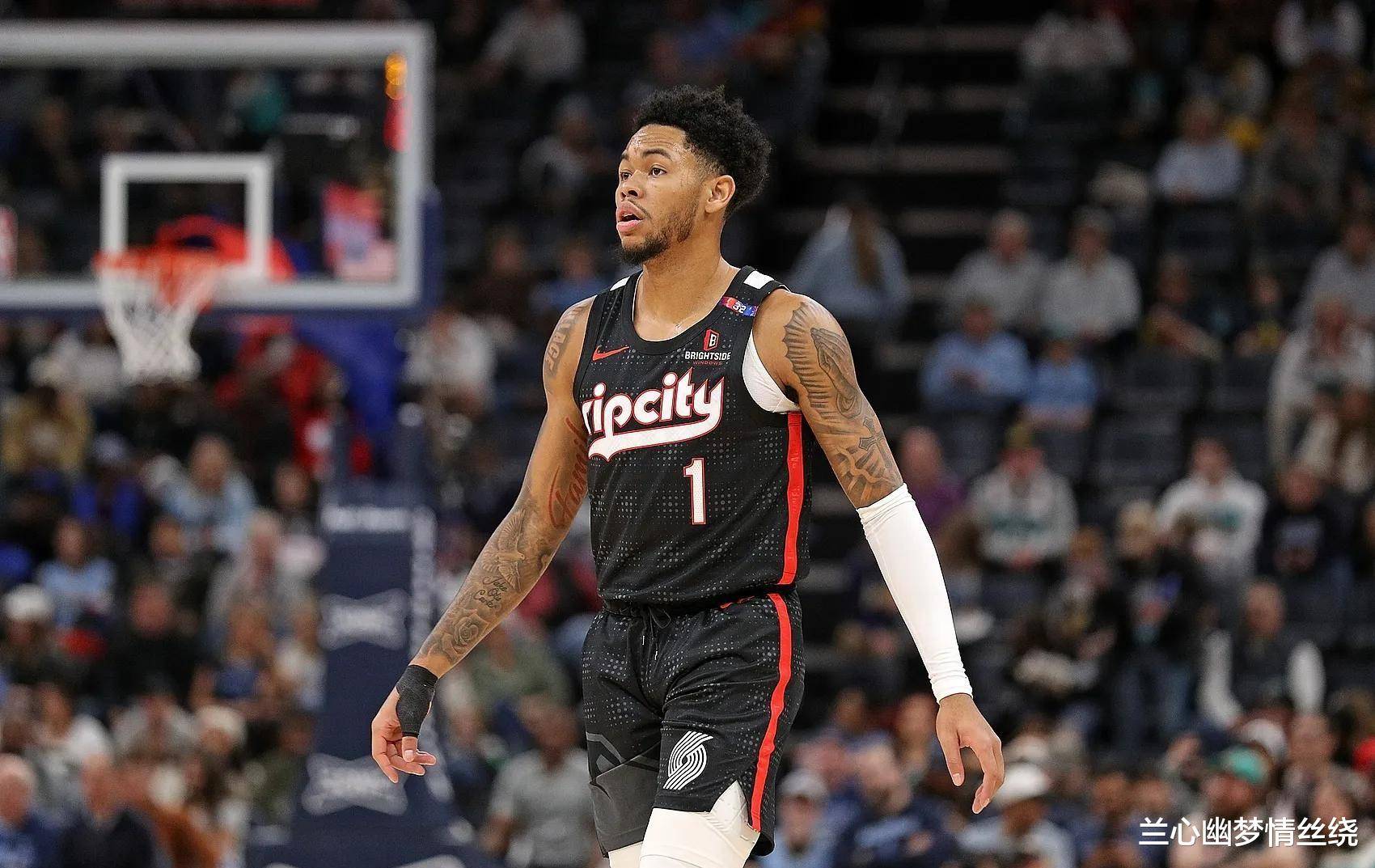 开拓者横扫火箭，豪取五连胜